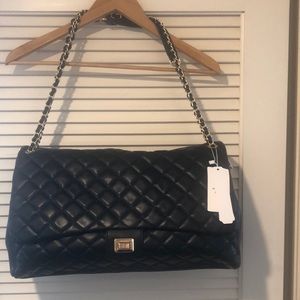 *NWT 🤩 Designer 👨‍🎨 Inspired Quilted Vegan Black Chain Travel Bag